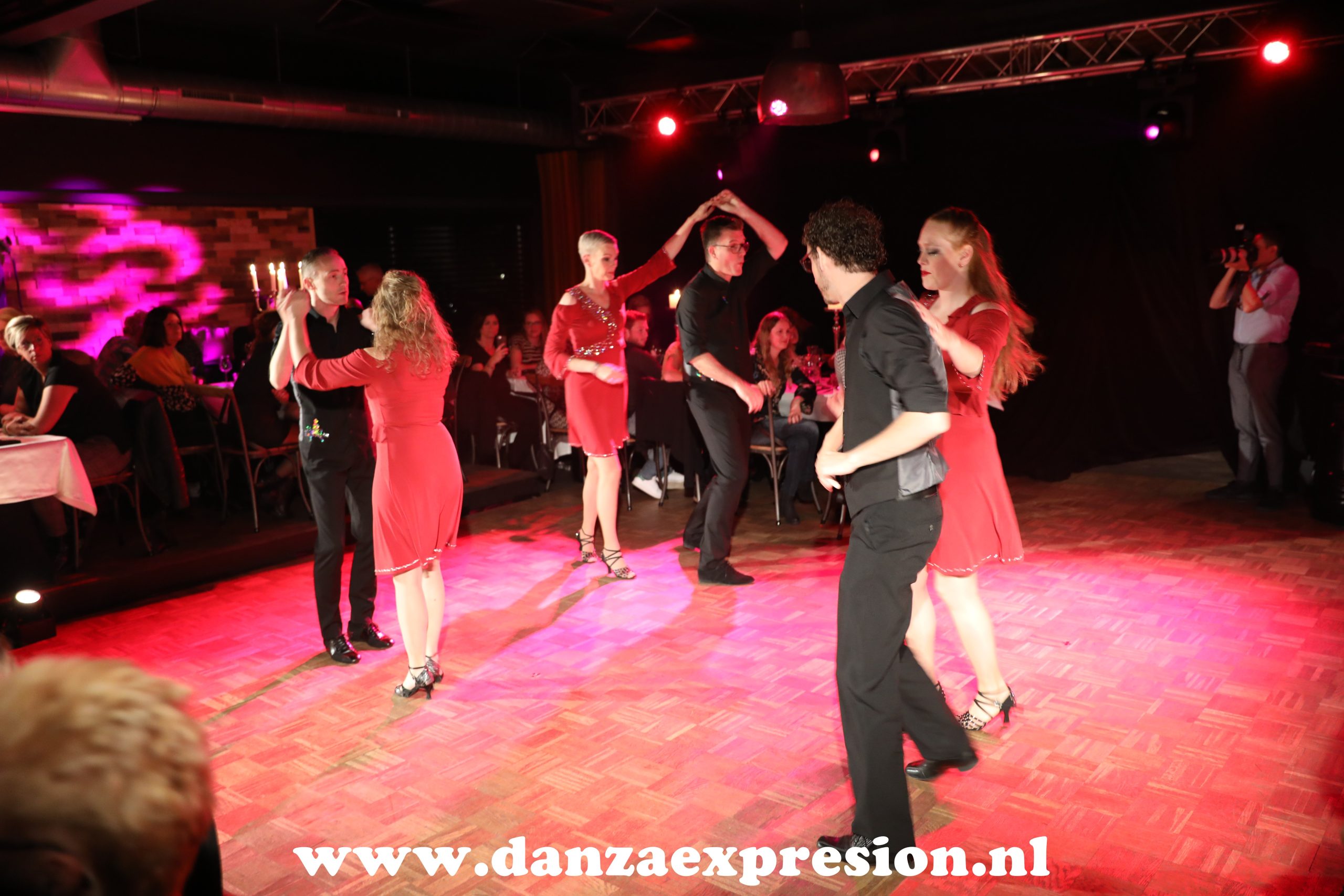 Overons001511-Expresion-show-3-scaled.jpg